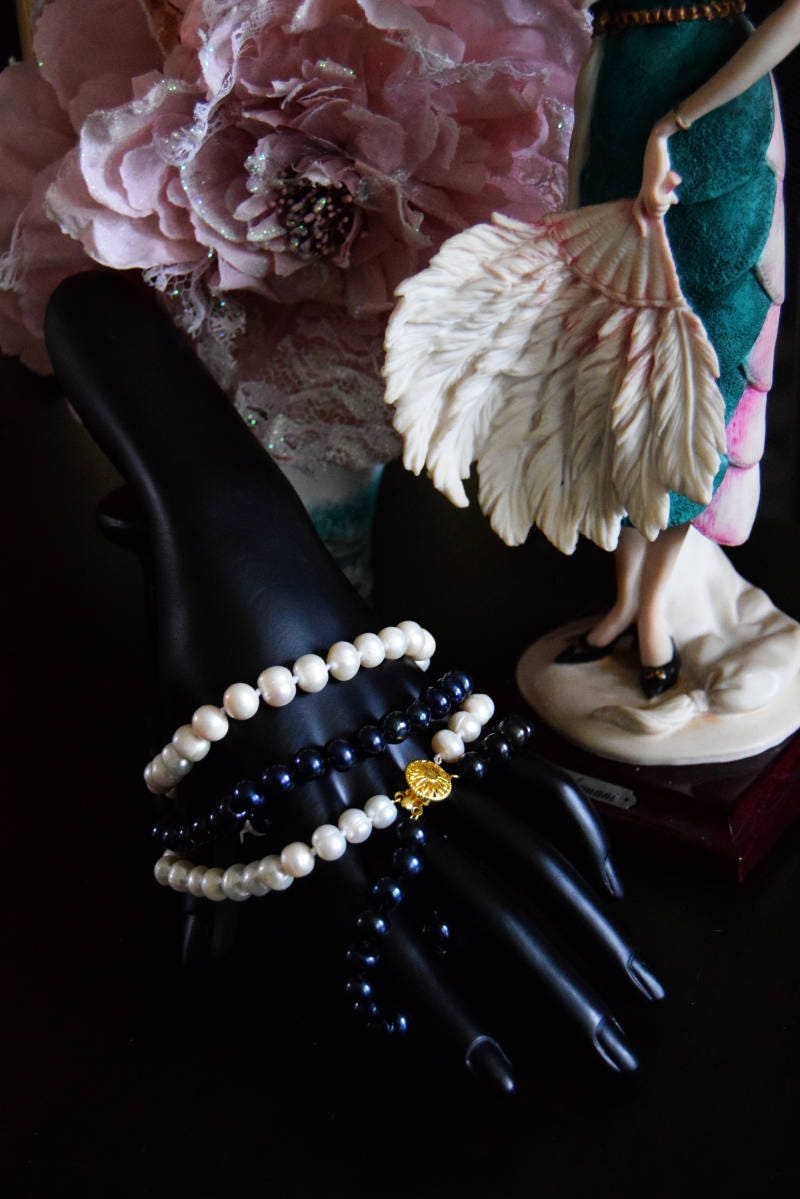 Vintage Art Deco black white pearl Vintage Victorian Edwardian roound Jade necklet necklace stick white sterling choker