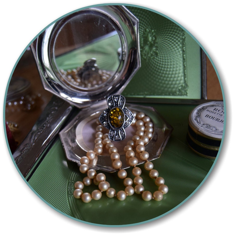 Antique original 1910's 1920's vanilla pearly beige simulated pearl princess necklace 1920s