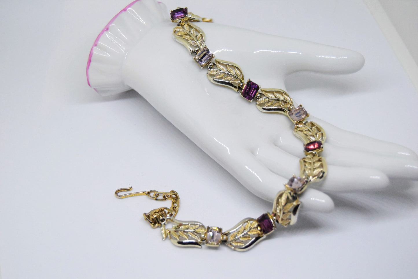 Gorgeous 1950's crystal gold leafs amethyst short princess necklace