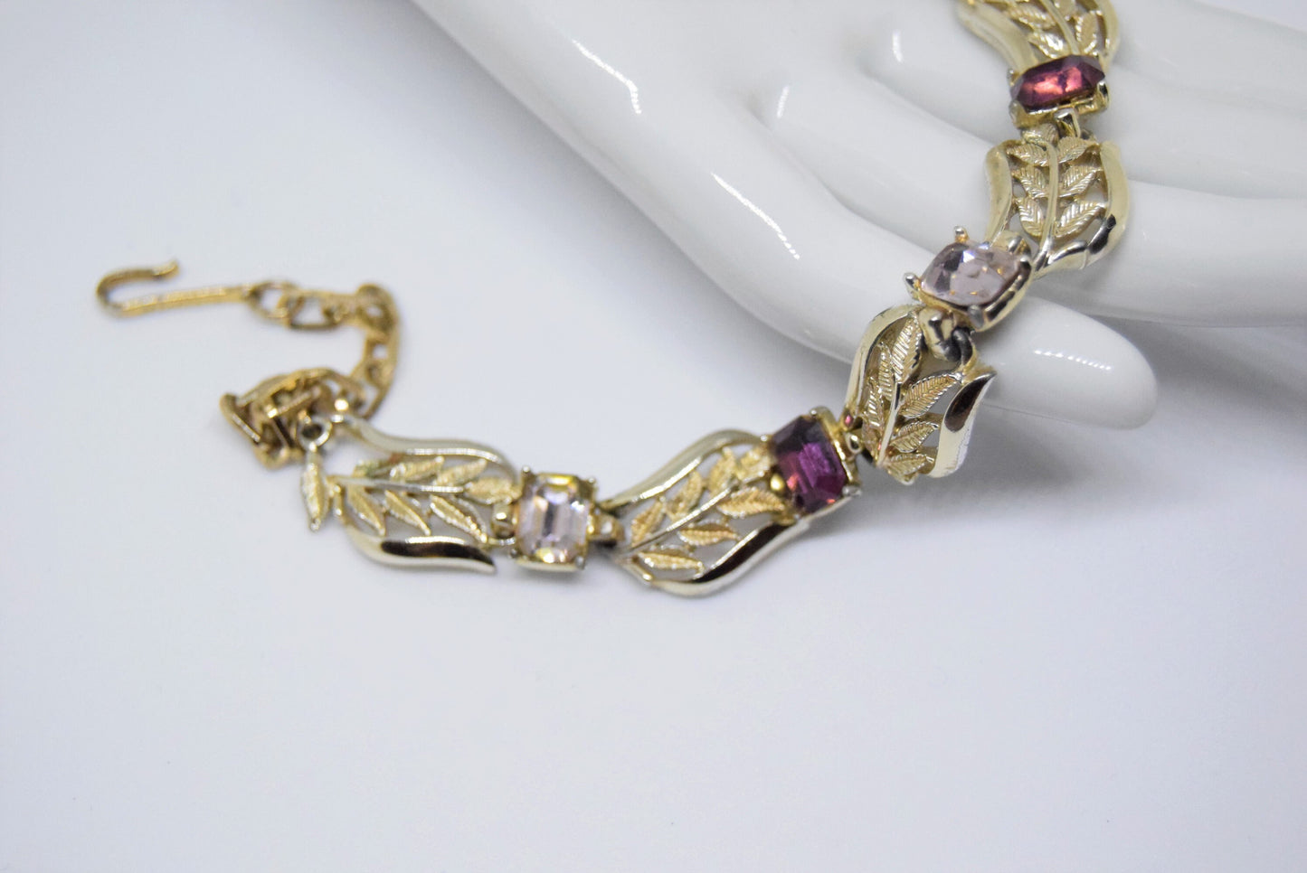 Gorgeous 1950's crystal gold leafs amethyst short princess necklace