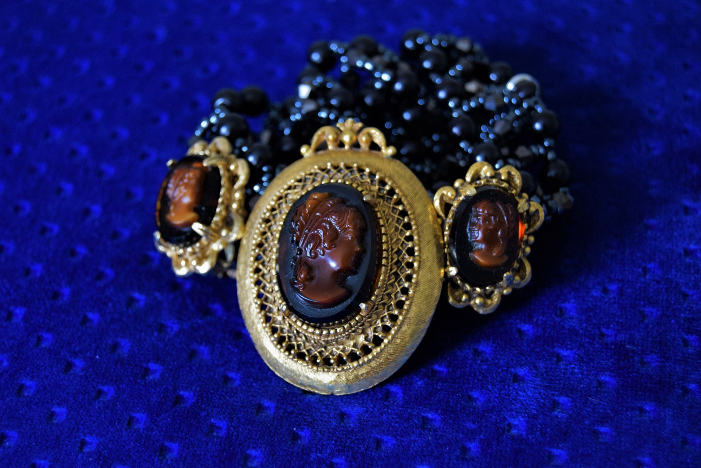 Vintage Florenza cameo brooch and earrings