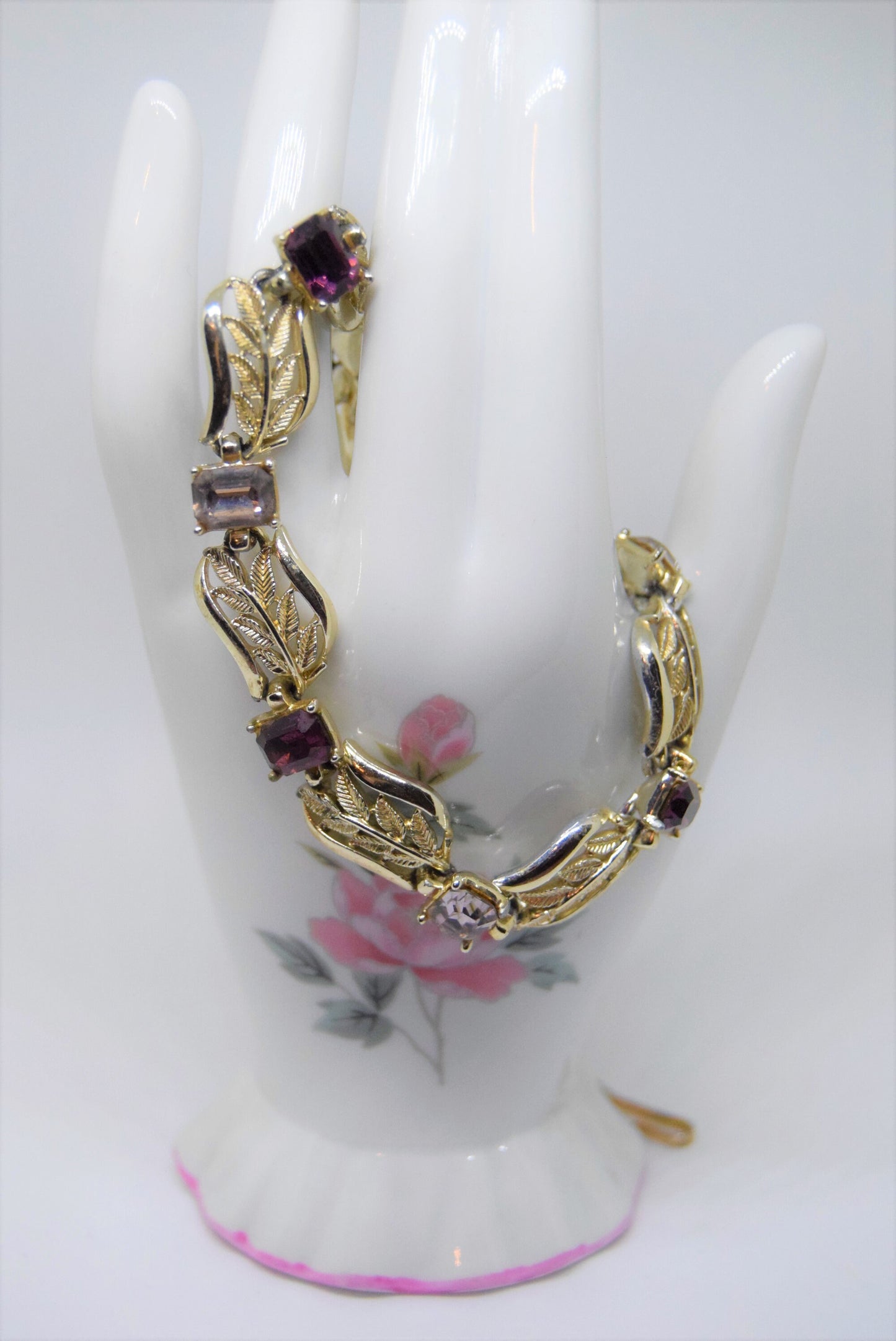 Gorgeous 1950's crystal gold leafs amethyst short princess necklace