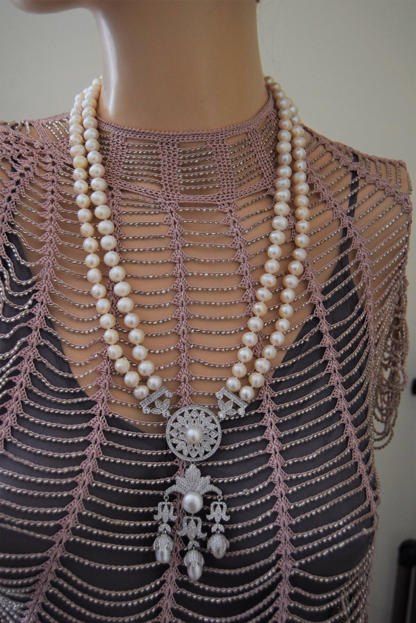 Vintage Art Deco Oriental necklace pearl lustre large freshwater pearls set in Art Deco zircon frame