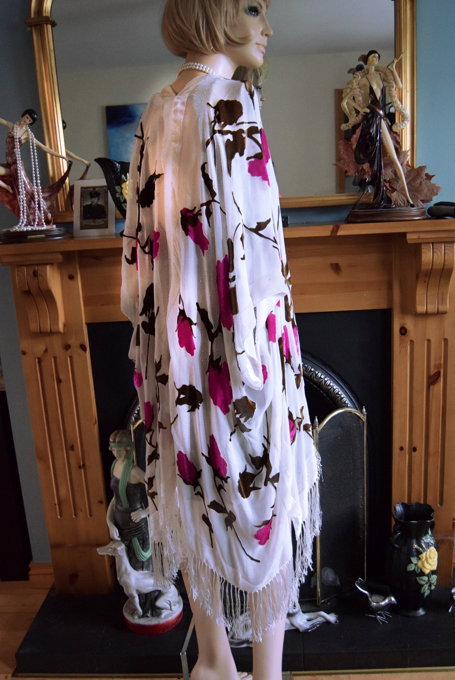 Outstanding beautiful silk devore floral pattern most alluring long fringed kimono duster size UK 12 14