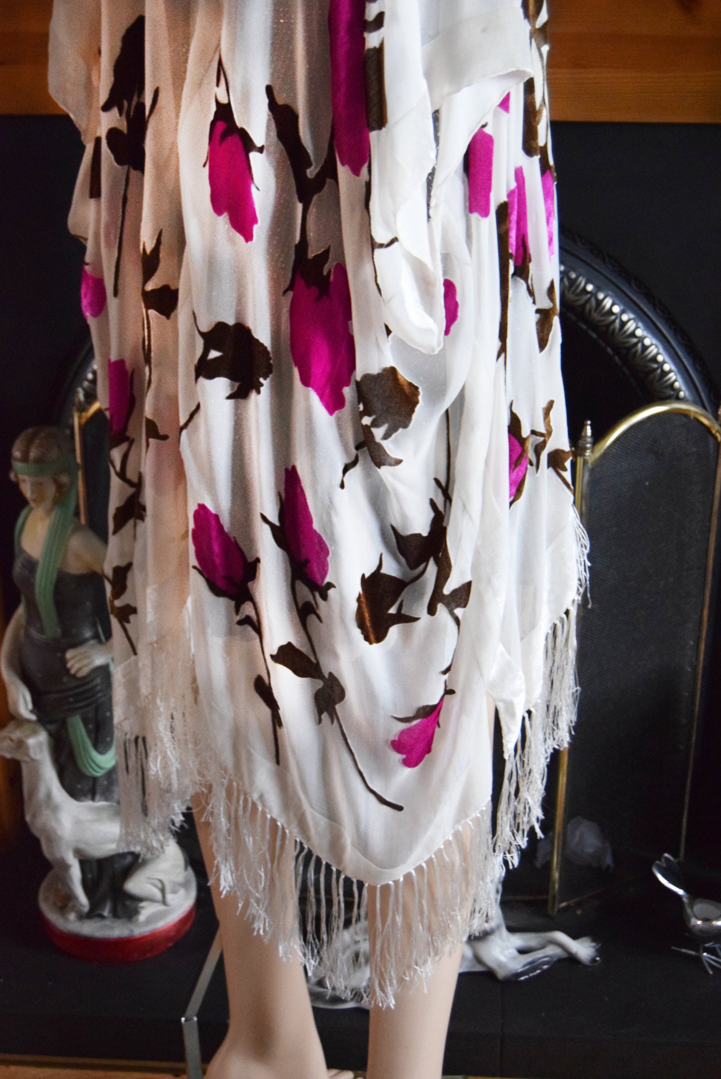 Outstanding beautiful silk devore floral pattern most alluring long fringed kimono duster size UK 12 14