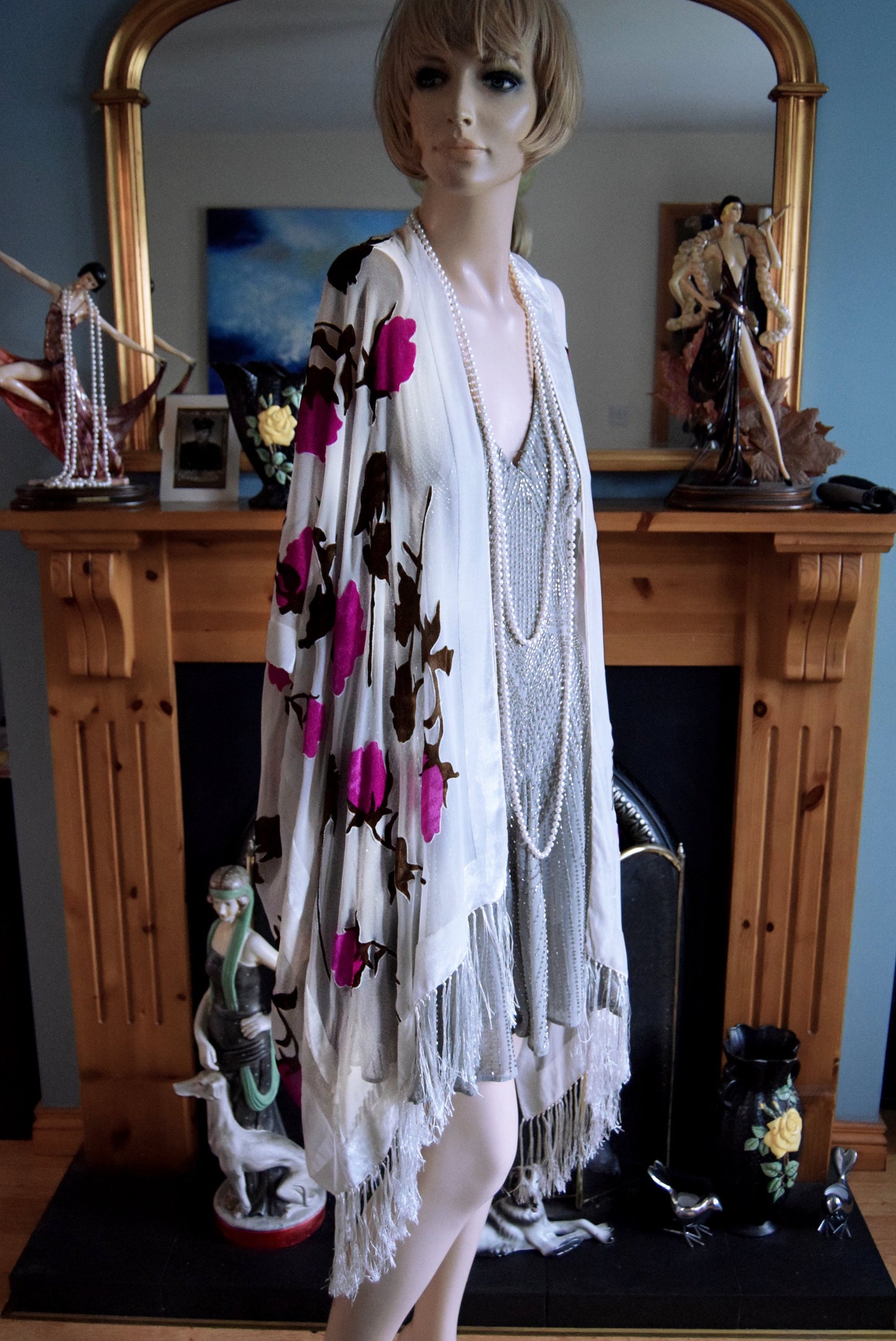 Outstanding beautiful silk devore floral pattern most alluring long fringed kimono duster size UK 12 14