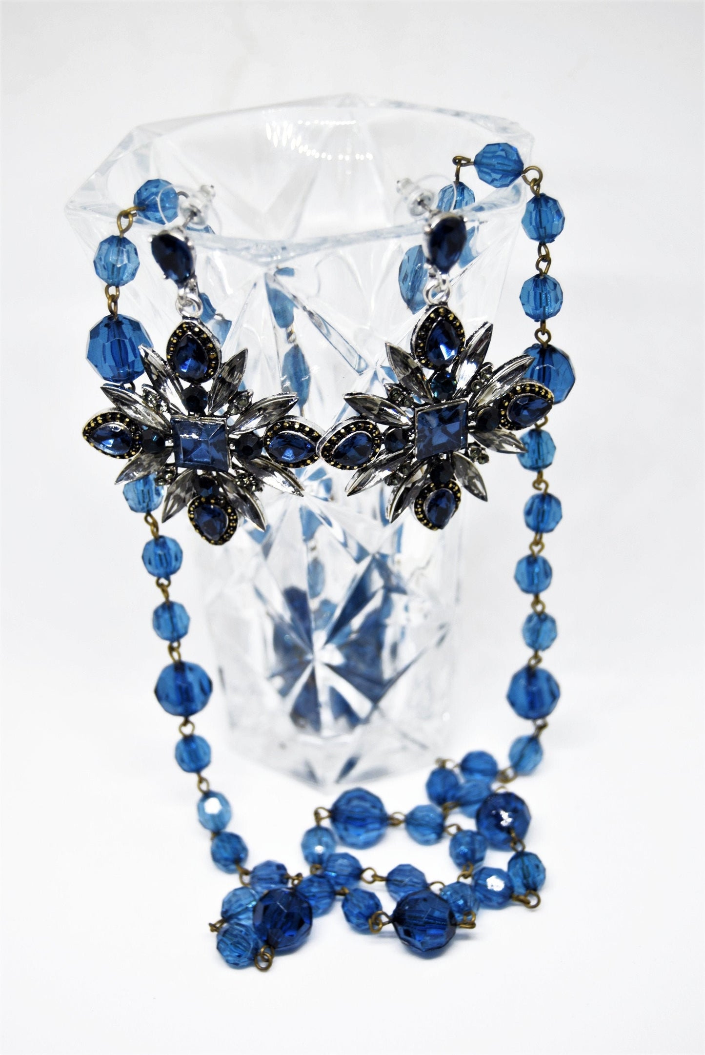Vintage Statement Blue 1920s Bakelite shiny cut beads flapper necklace with large statement earrings