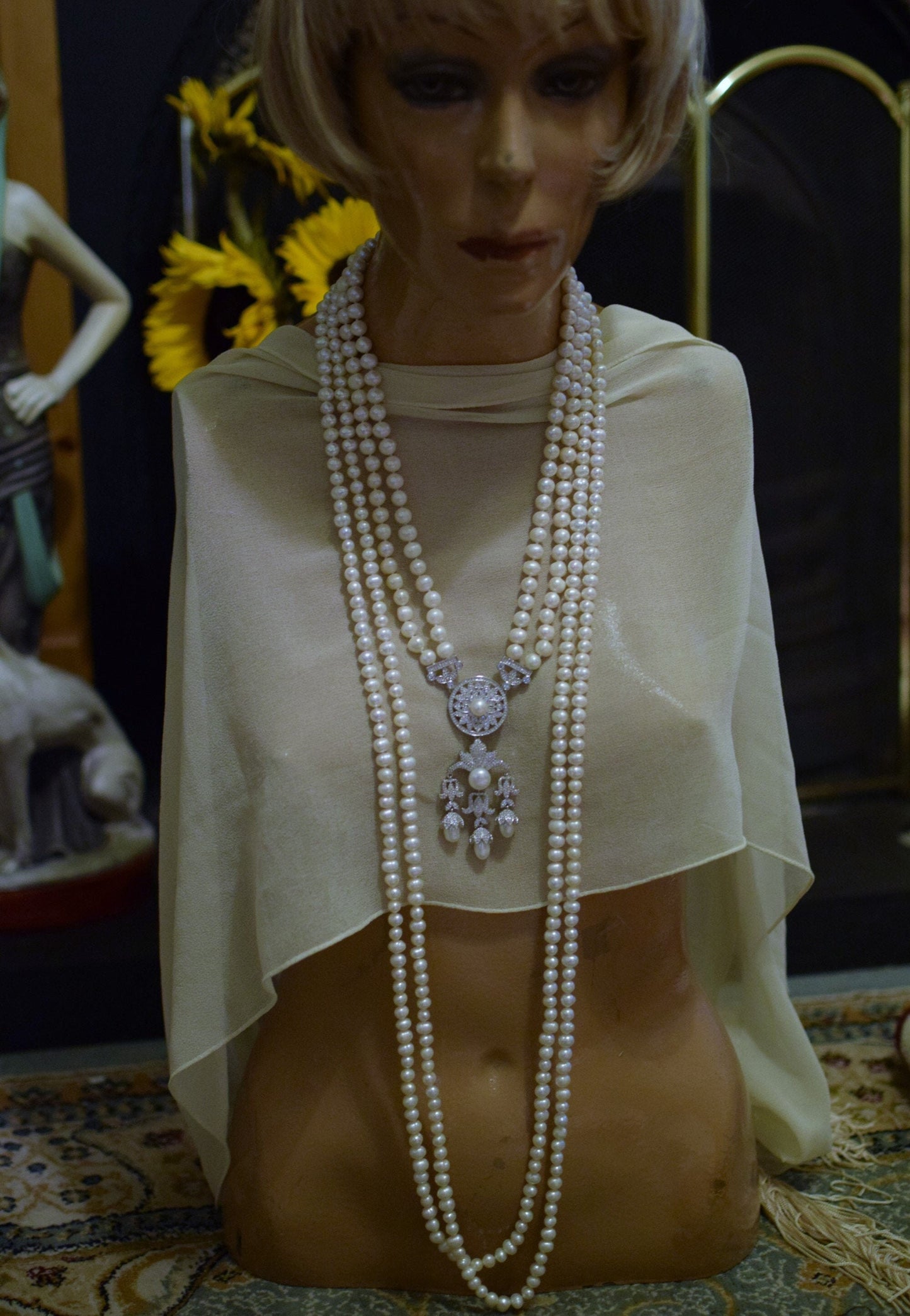 Vintage Art Deco Oriental necklace pearl lustre large freshwater pearls set in Art Deco zircon frame