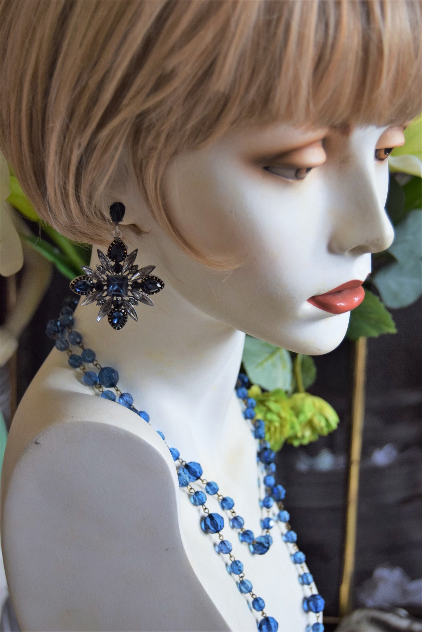 Vintage Statement Blue 1920s Bakelite shiny cut beads flapper necklace with large statement earrings
