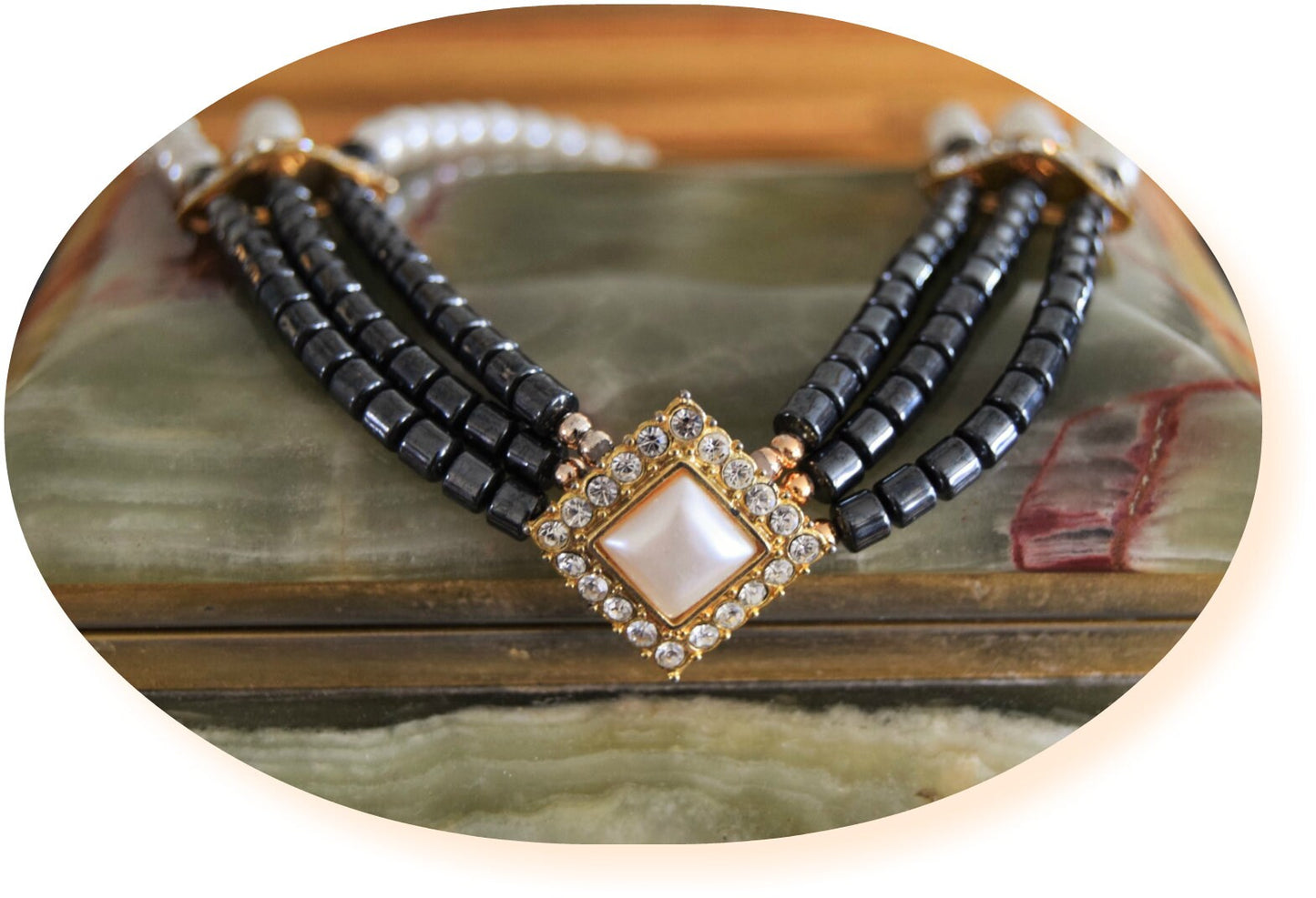 Beautiful So well made Vintage princess Diana style necklace pearl silicon gold tone necklace 1920s necklace