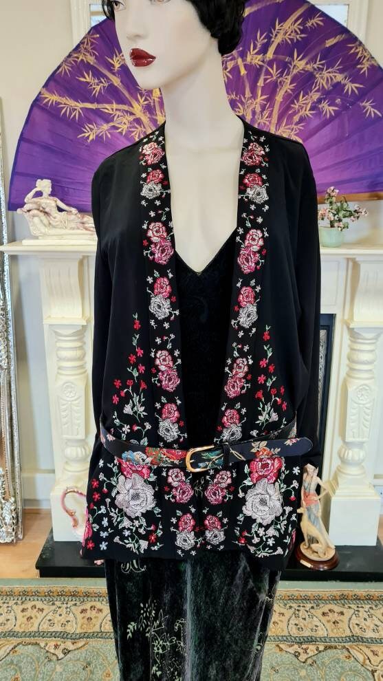 Vintage opera Coat 1920s flapper opera coat Art Deco coat embroidered oriental Asian soft black kimono duster coat UK 10 US 6