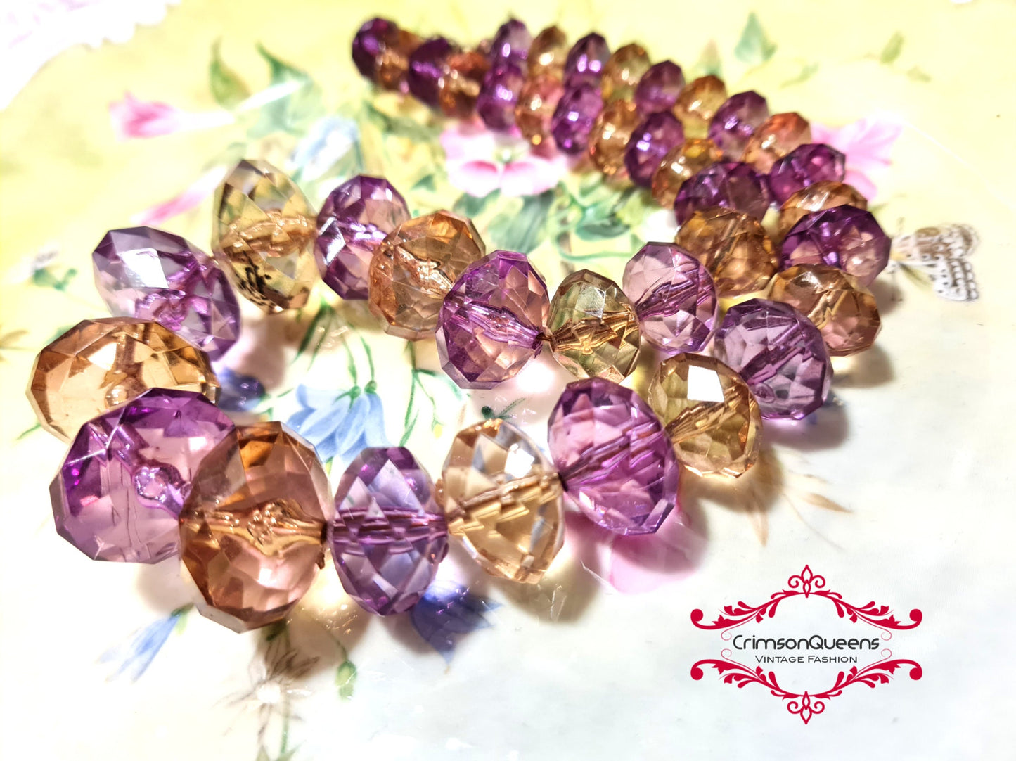Vintage romantic princess necklace 1920's purple pastl hues lucite translucent dazzling with a beautiful cut