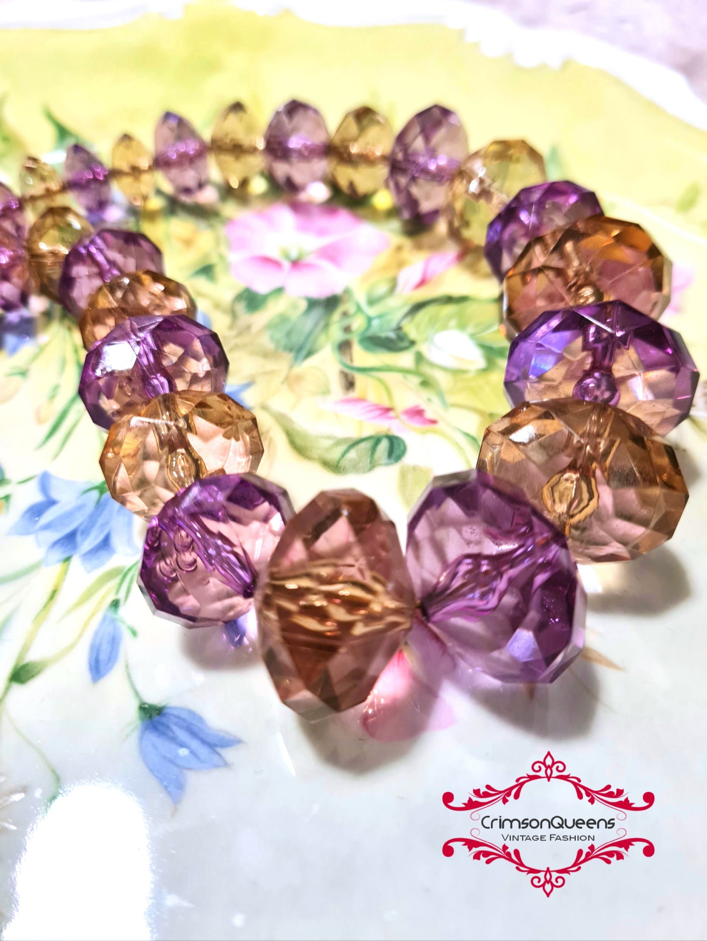 Vintage romantic princess necklace 1920's purple pastl hues lucite translucent dazzling with a beautiful cut