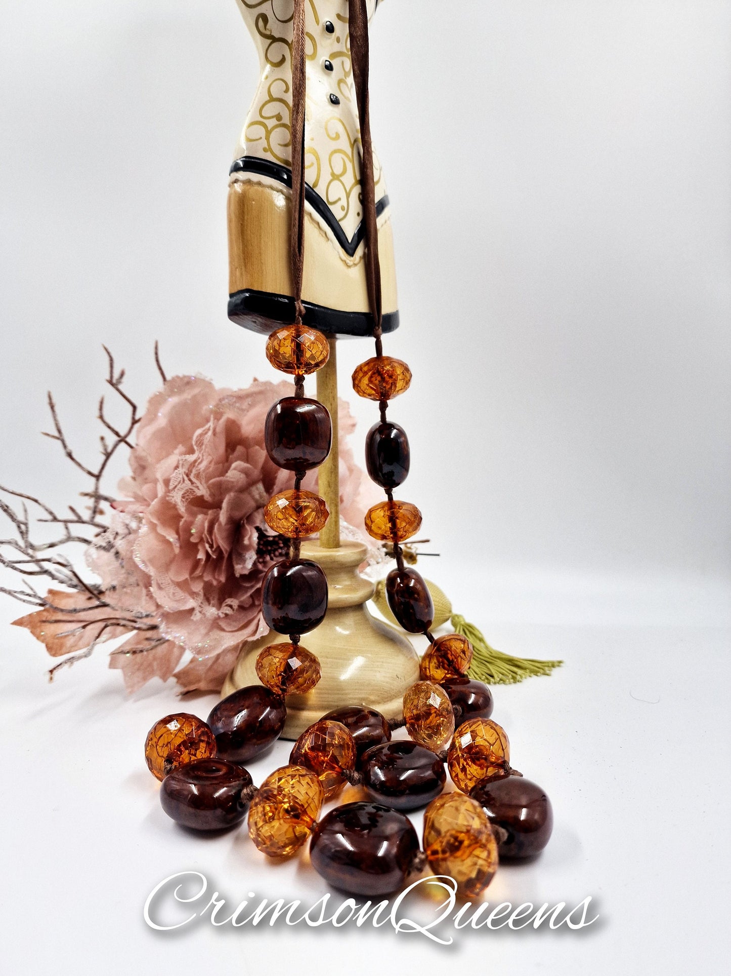 Beautiful Art Deco Chestnut and highly polished lucite with ceramic Chunky Statement heavy Retro necklace