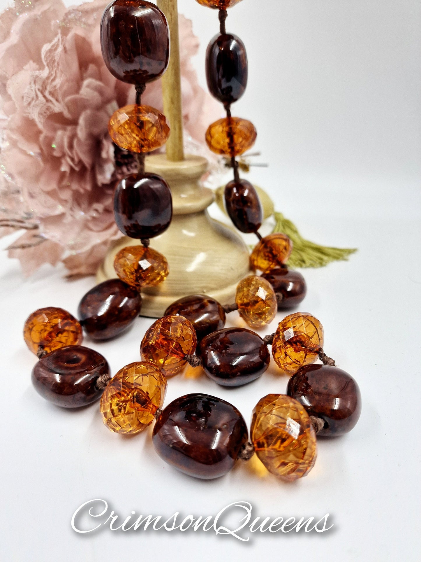 Beautiful Art Deco Chestnut and highly polished lucite with ceramic Chunky Statement heavy Retro necklace