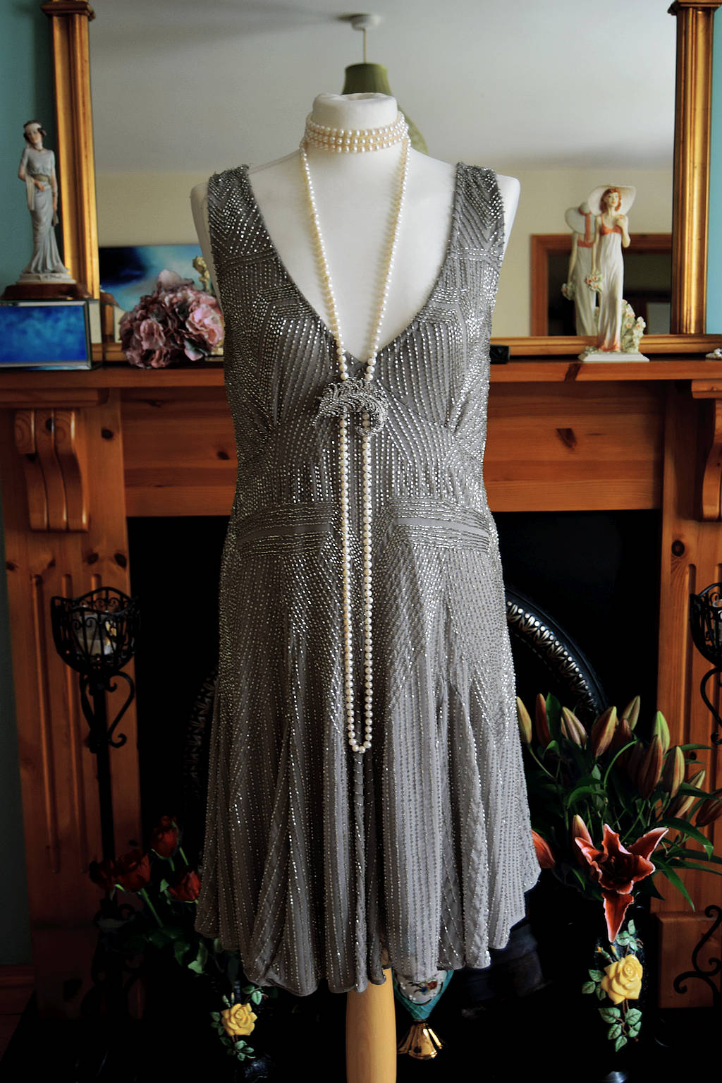 1920s dress, Vintage Silver dress, Great Gatsby dress, flapper dress, Downton Abbey dress, bead1920s dress, charleston dress, sz UK 10 US 6