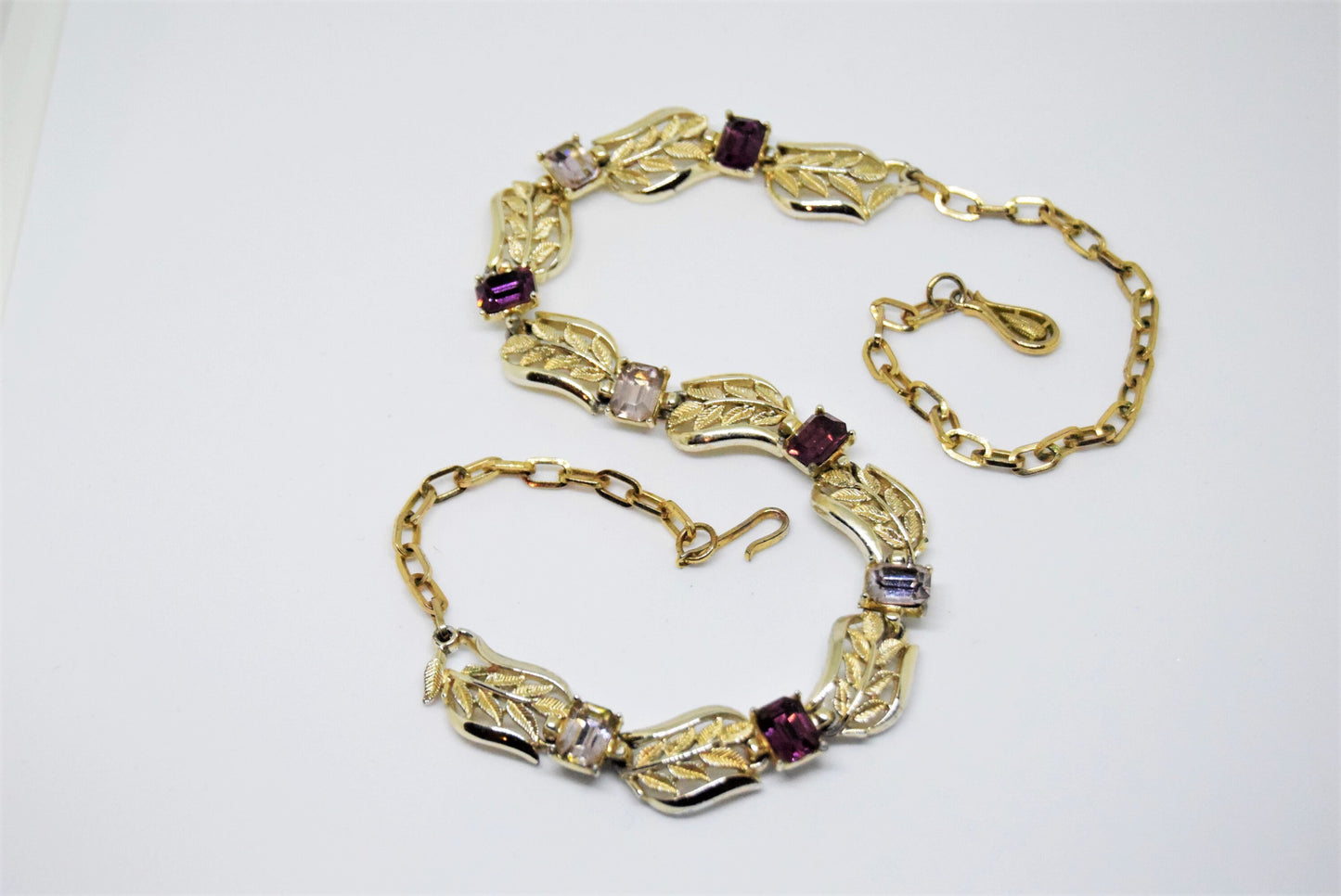 Gorgeous 1950's crystal gold leafs amethyst short princess necklace