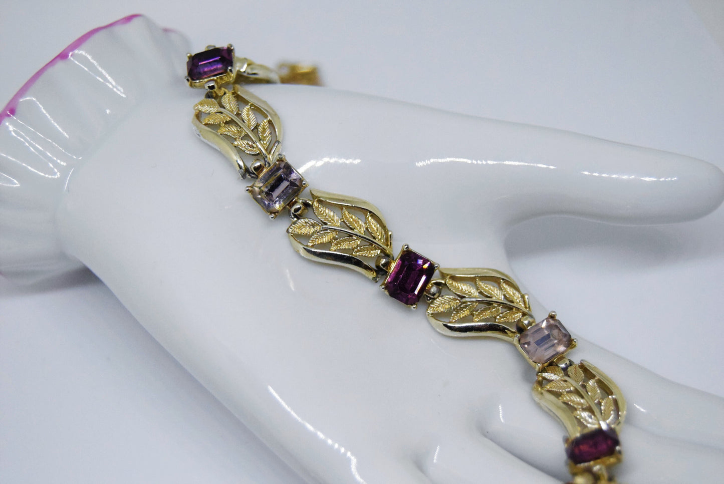 Gorgeous 1950's crystal gold leafs amethyst short princess necklace