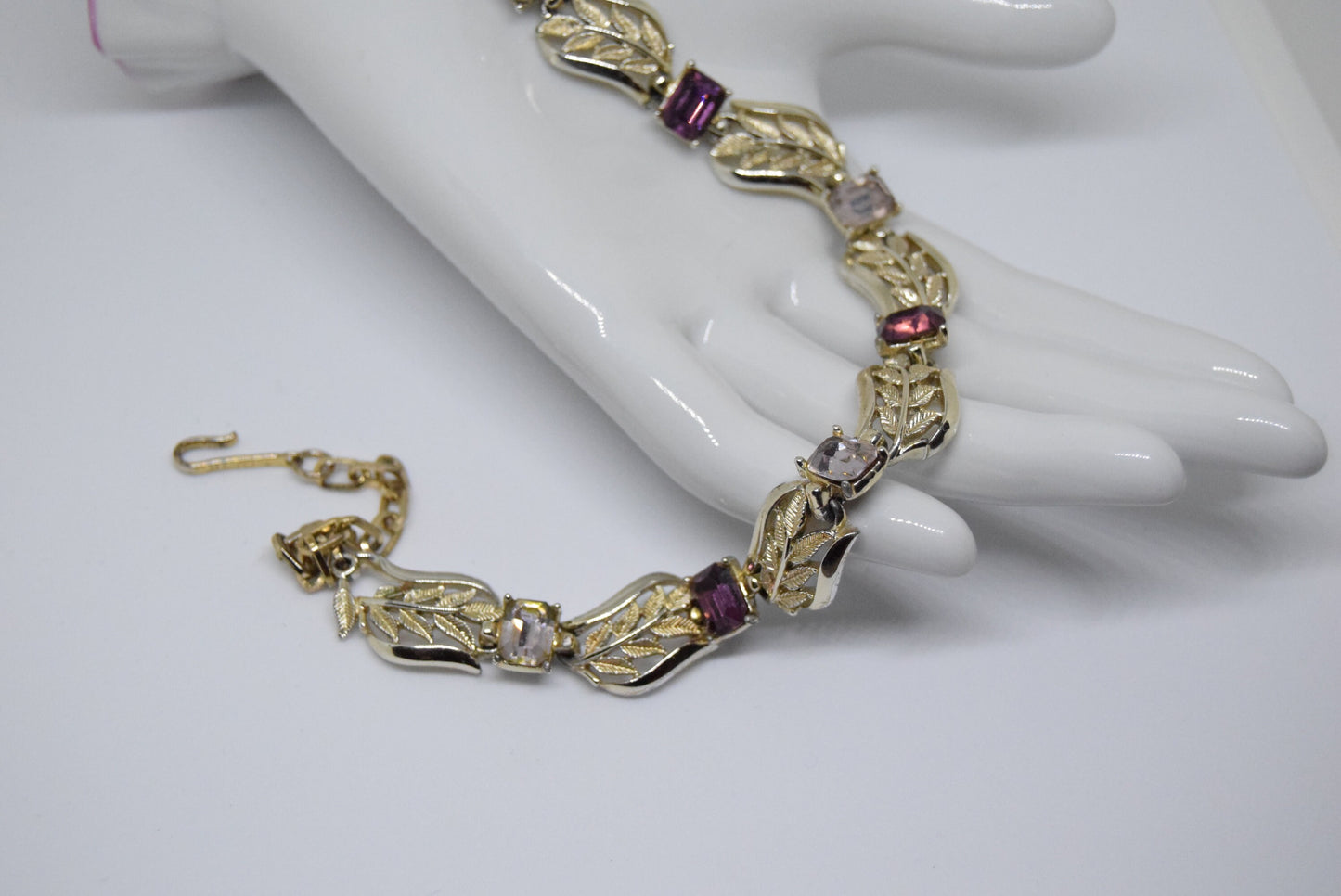 Gorgeous 1950's crystal gold leafs amethyst short princess necklace