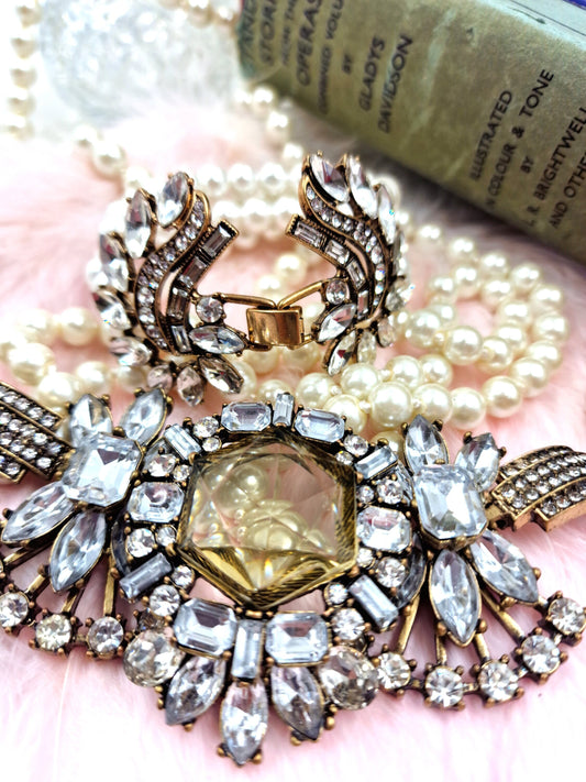 Beautiful Art Deco Statement Necklace withCrystal And Rhinestones so Eye catching  trully magnificient