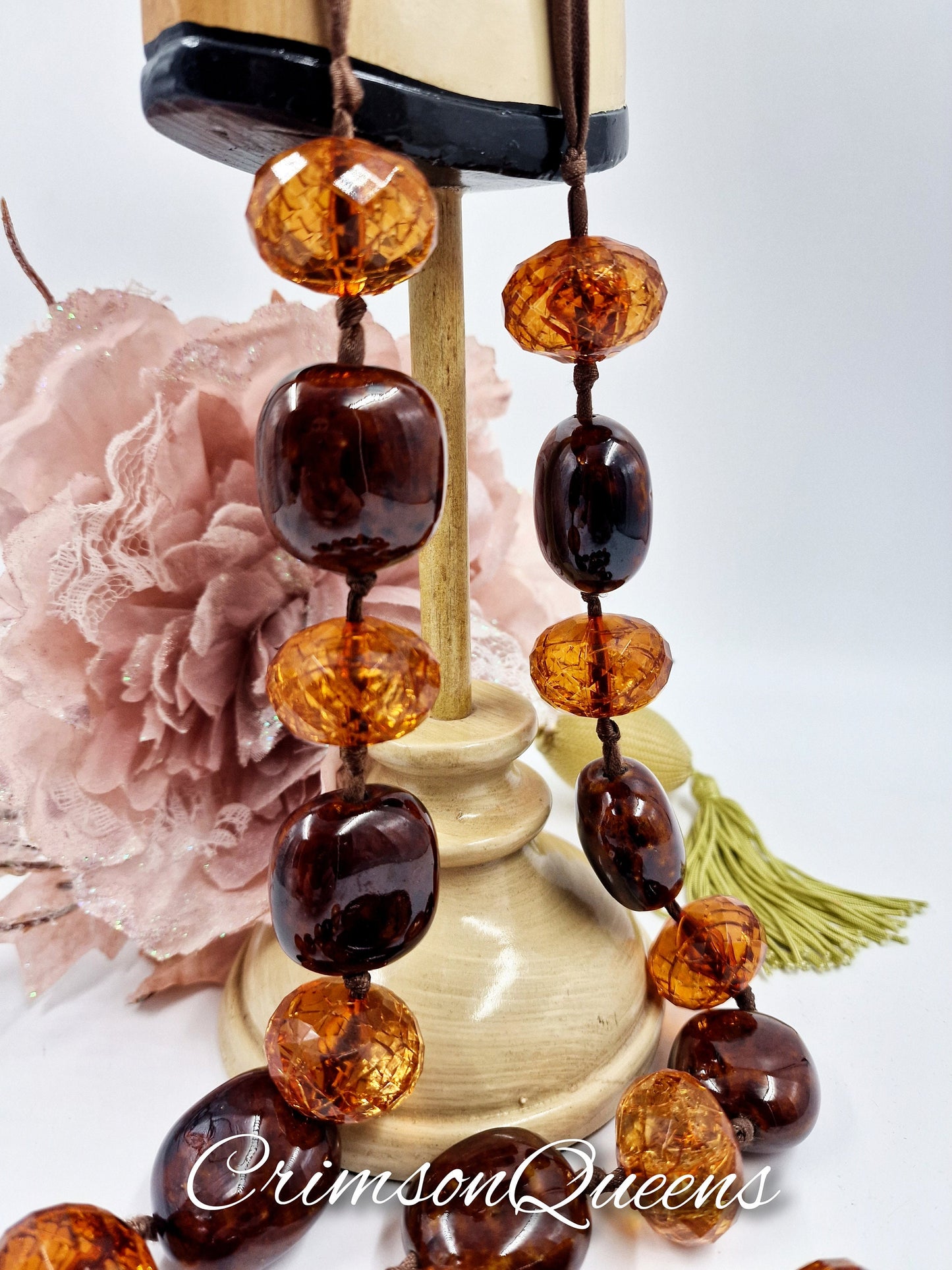 Beautiful Art Deco Chestnut and highly polished lucite with ceramic Chunky Statement heavy Retro necklace